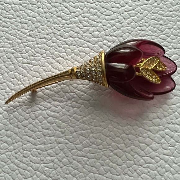 PURPLE IRIS FLOWER NOLAN MILLER SIGNED LUCITE RHINESTONE BROOCH PIN VINTAGE - Picture 2 of 5